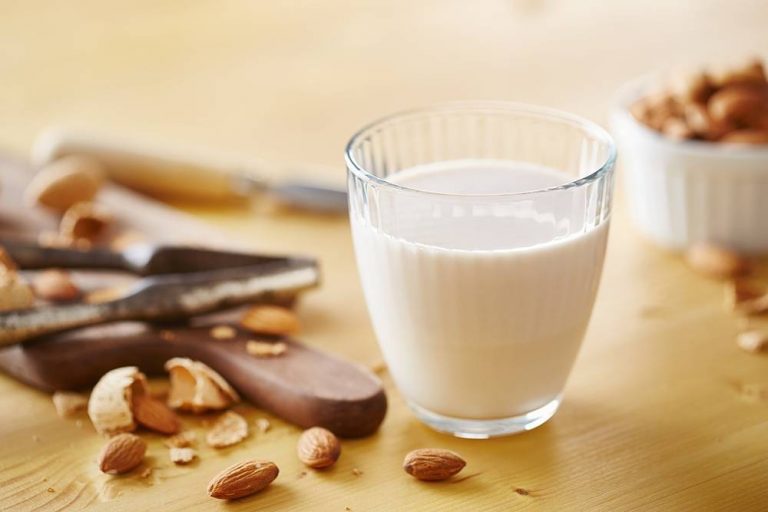Cách làm sữa hạnh nhân tại nhà